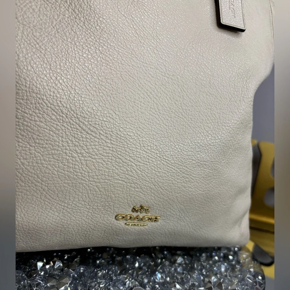 Coach 2017 Pebble Leather Town Tote in the color Chalk EUC - Picture 5 of 17